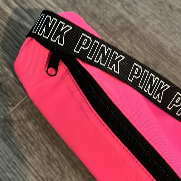 Victoria’s Secret PINK travel cooler. Adjustable strap. Zippered top. - Picture 3 of 6